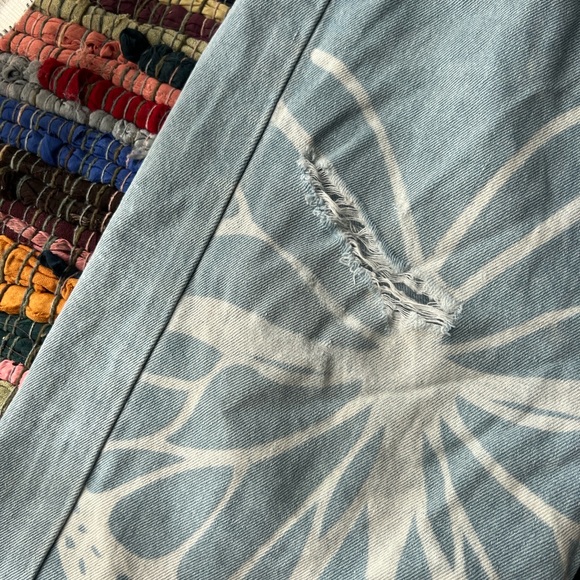 Women’s Butterfly Jeans Size Small - Picture 4 of 10